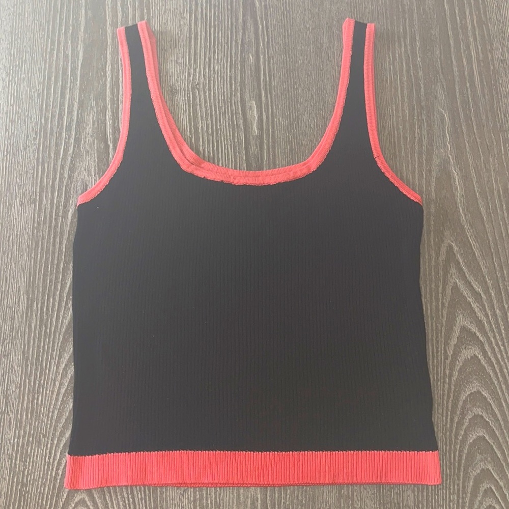 Brand new tank top, black and pink lines